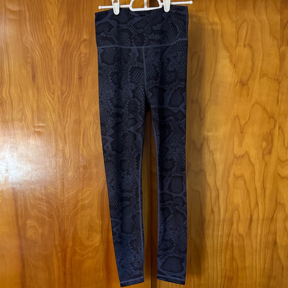 Anthropologie All Fenix Navy Python Snake Print Leggings – Size XS